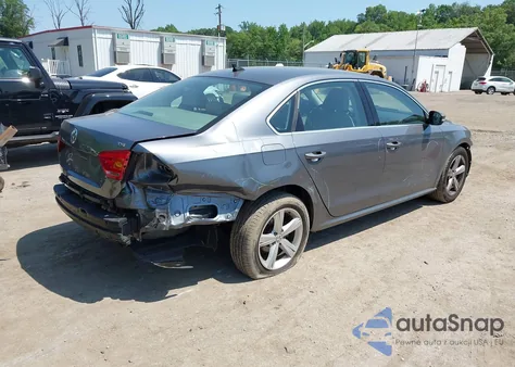 2015 Volkswagen Passat 1.8T Limited Edition из США, поврежденный, VIN 1VWAS7A31FC112746